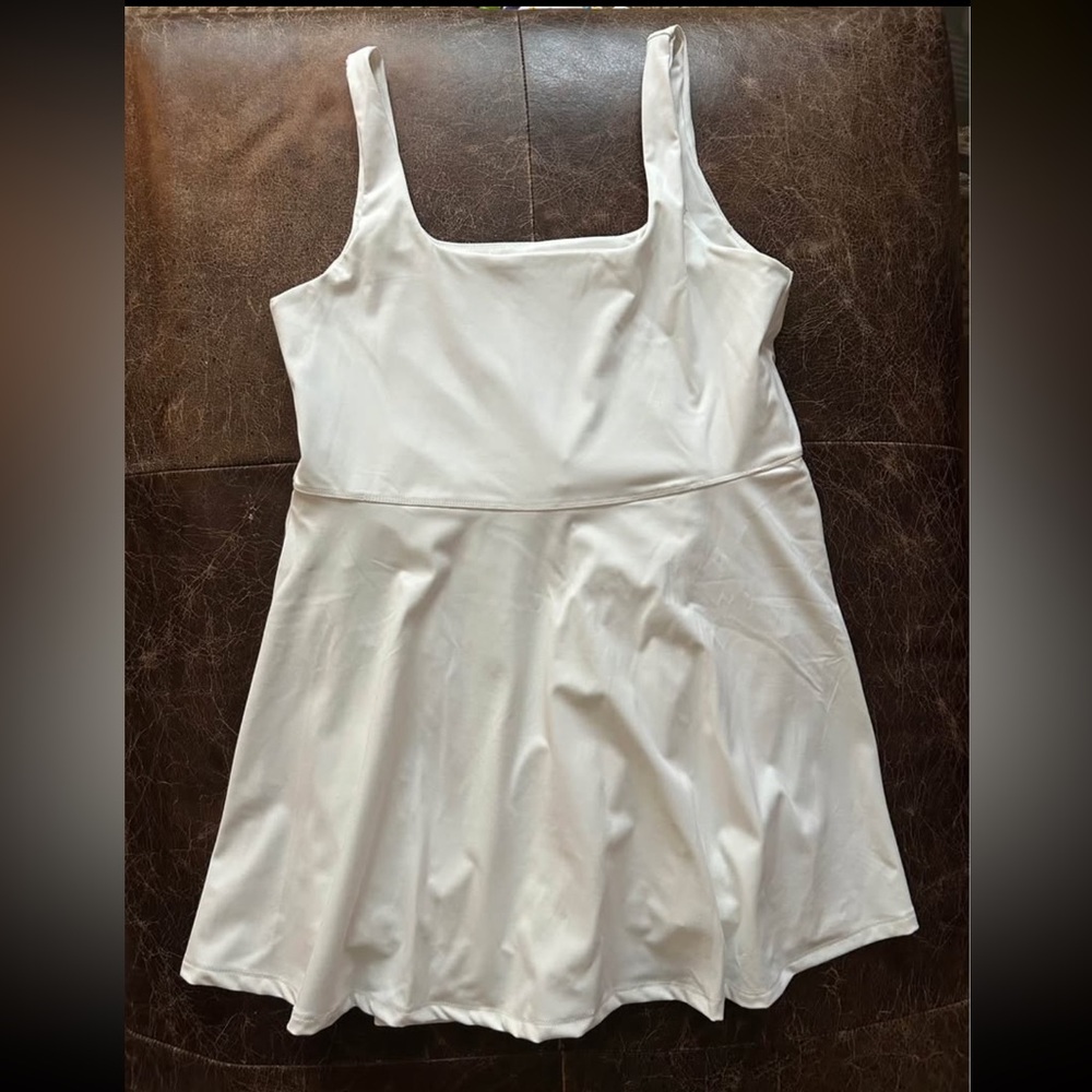 TCEC Sleeveless Tank Square Neck
Athletic Dress with built in shorts